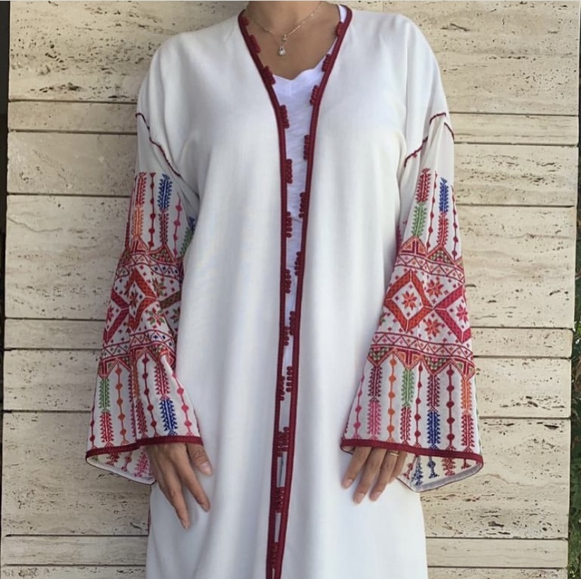 Screenshot Elegant Handcrafted Palestinian embroidery abaya - Image 1